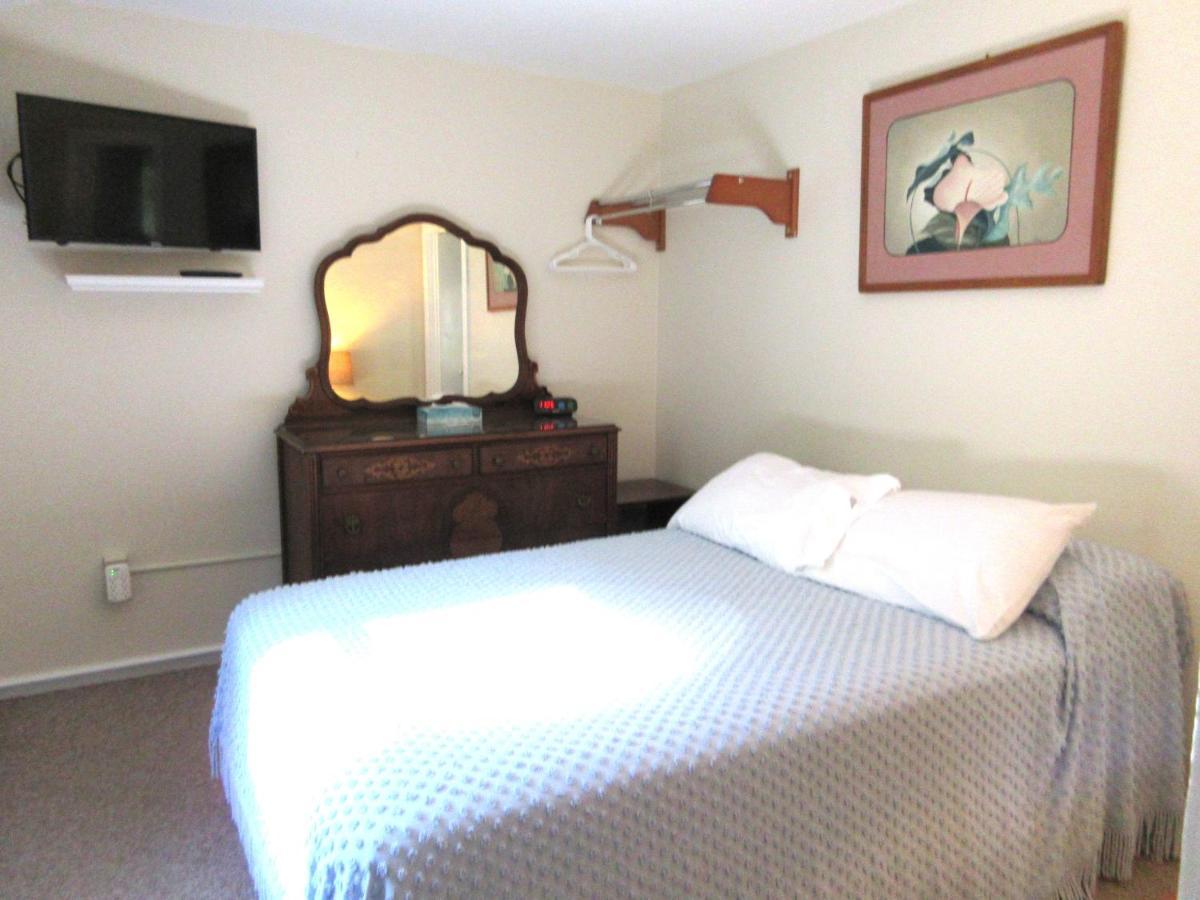Mcgregor Inn Motel Wilton Екстериор снимка