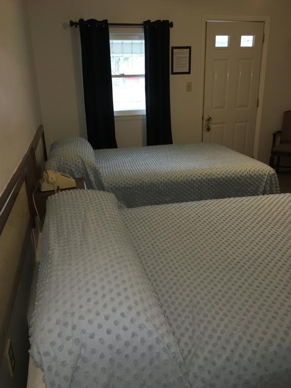 Mcgregor Inn Motel Wilton Екстериор снимка