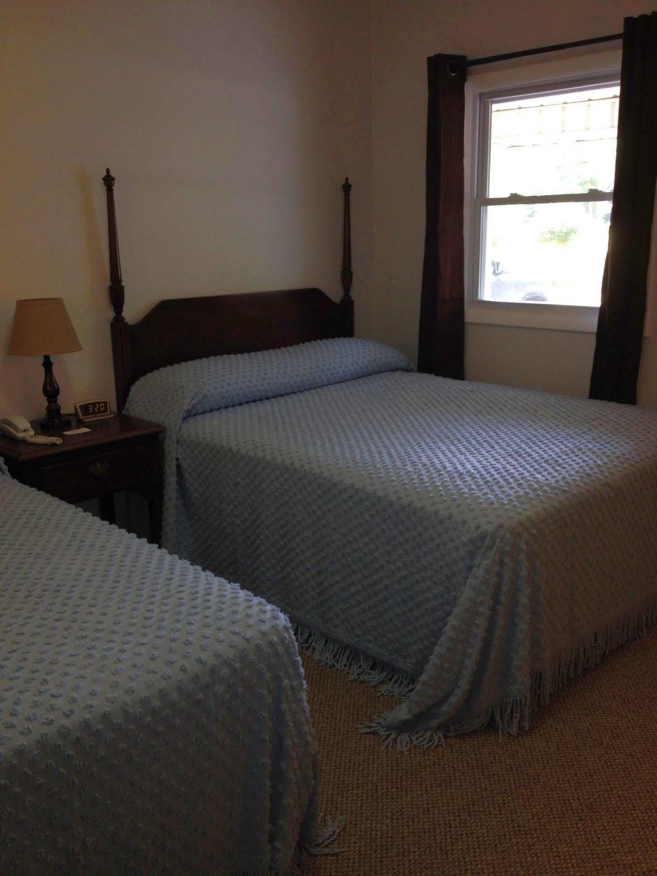 Mcgregor Inn Motel Wilton Екстериор снимка