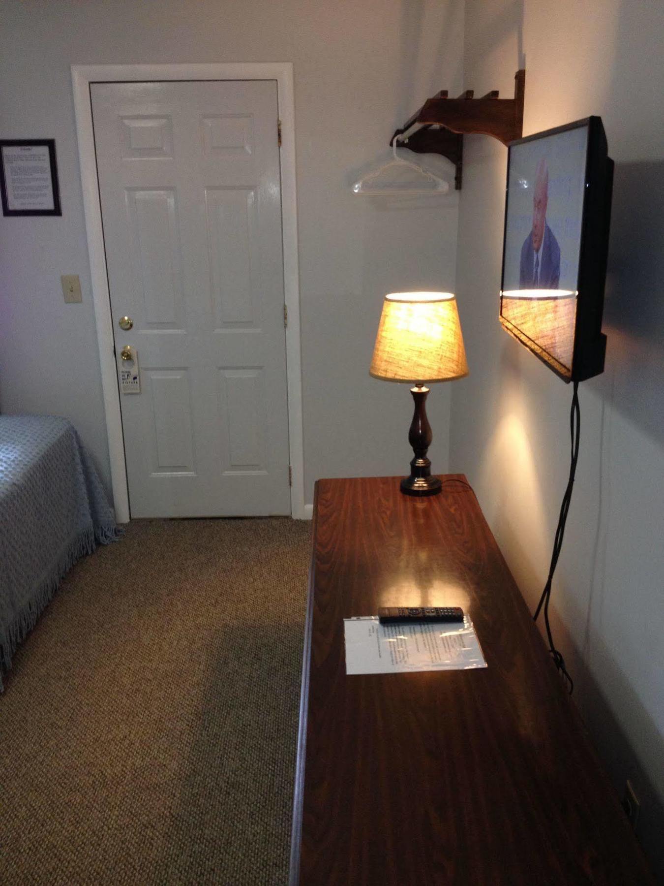 Mcgregor Inn Motel Wilton Екстериор снимка
