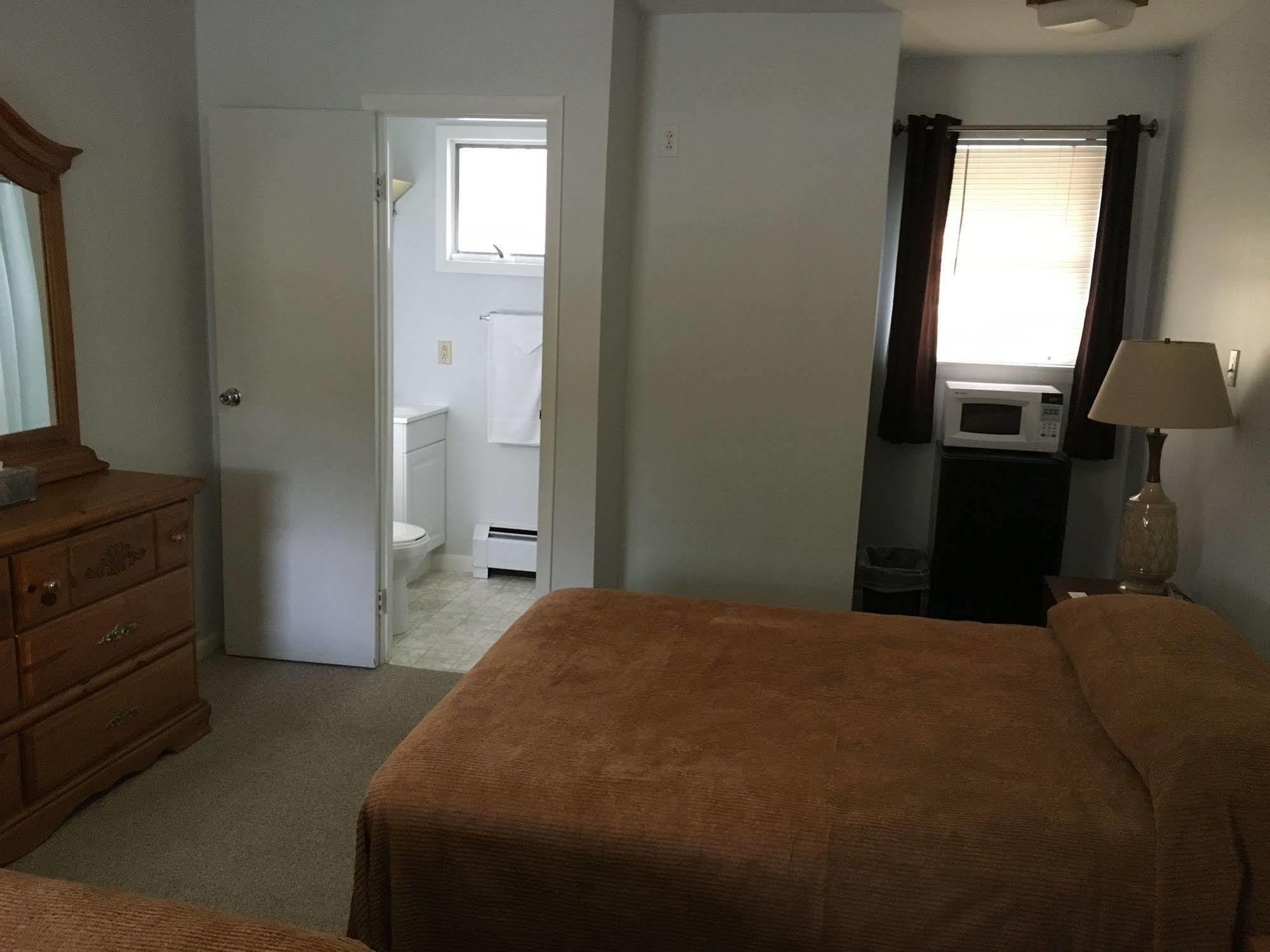 Mcgregor Inn Motel Wilton Екстериор снимка