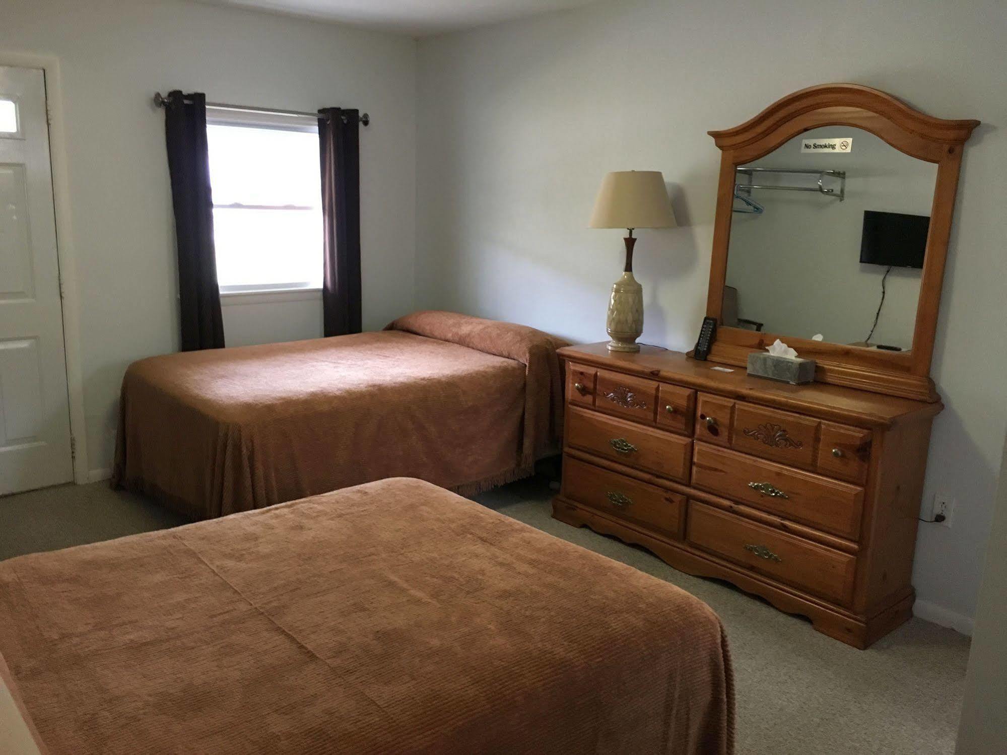 Mcgregor Inn Motel Wilton Екстериор снимка